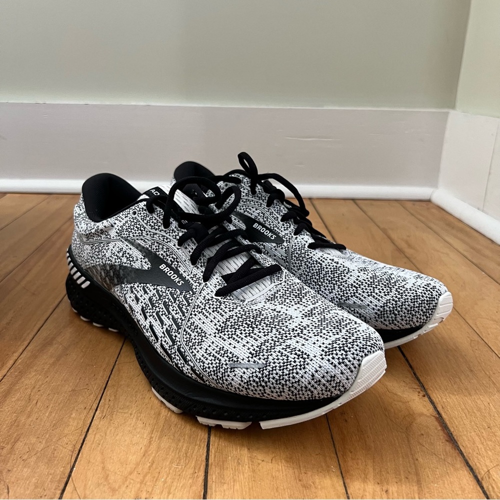 Brooks Adrenaline GTS 21 New In Box